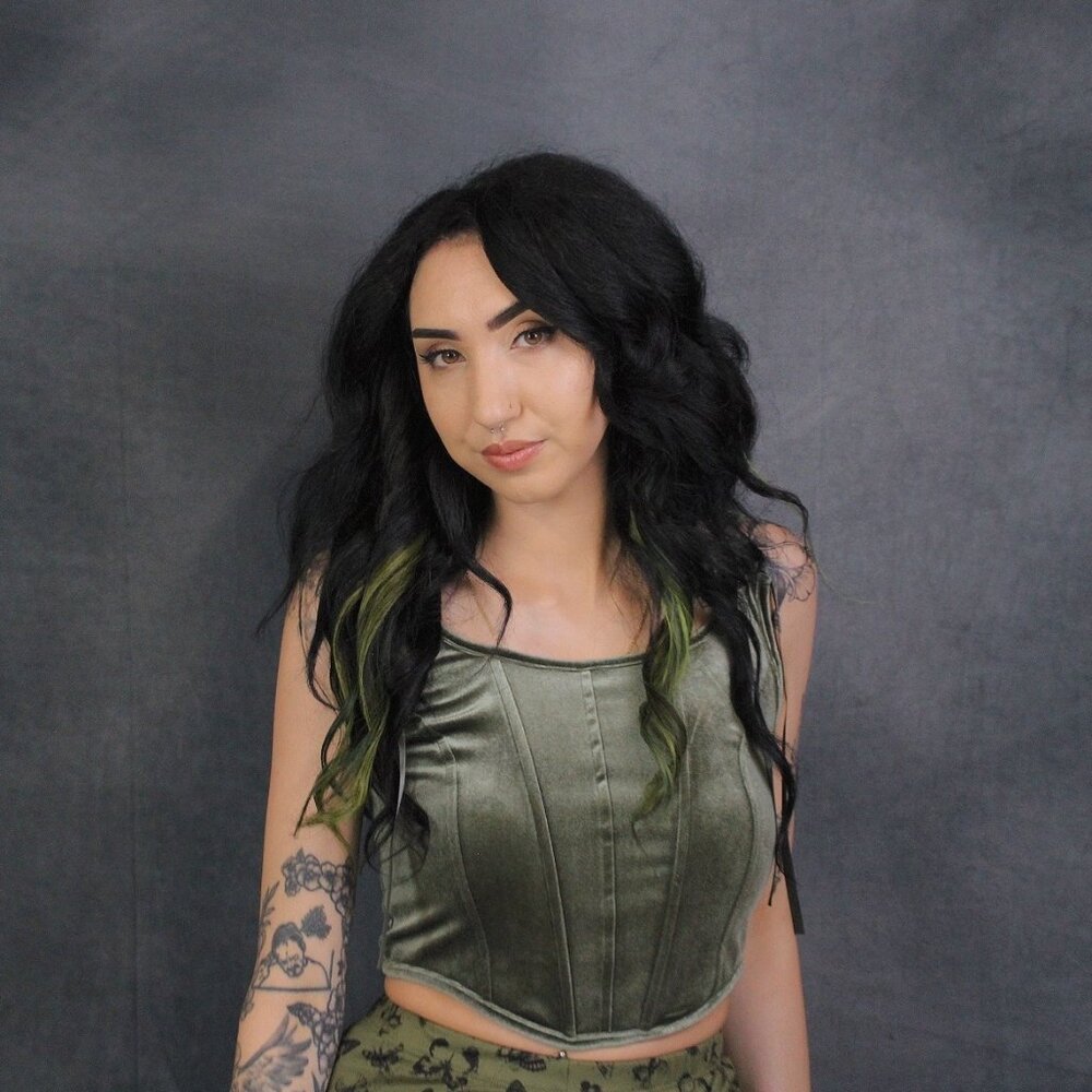 Meet your Posher, Christina